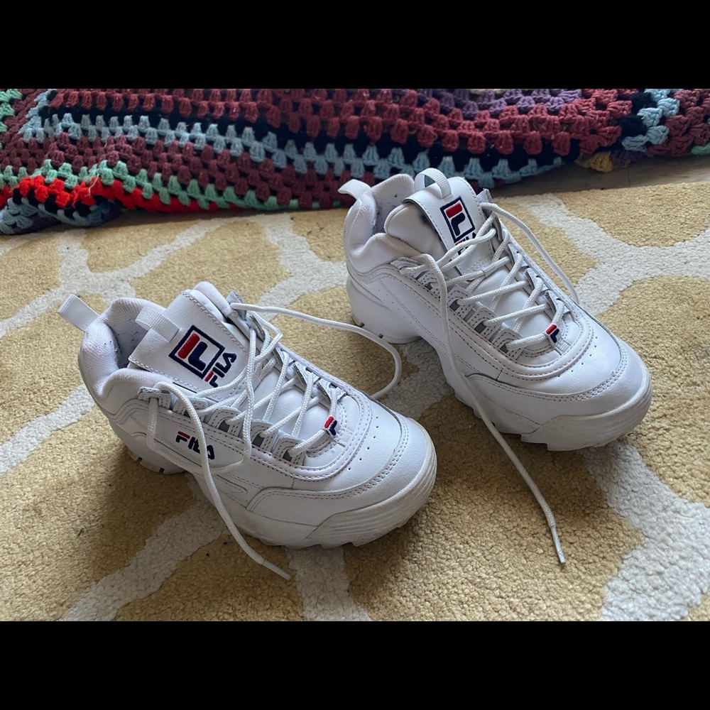 👟Fila Shoes Size 7 • White Clean and Comfy